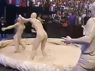 TRISH STRATUS STACY KEIBLER MUD WRESTLING !!